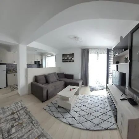 Valcom Residents Coresi 2 Апартаменти *