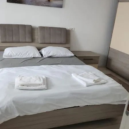 Апартаменти Valcom Residents Coresi 2 *